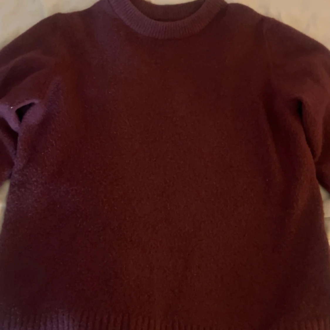 vinröd stickad tröja - 2