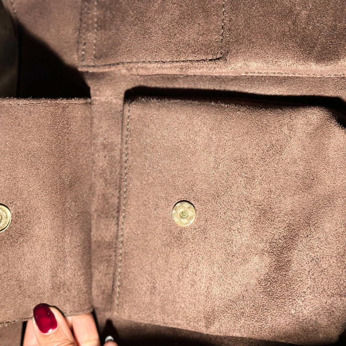 Brun mocka axelväska med fickor - 3