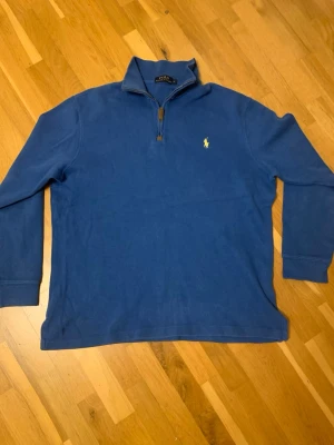Ralph lauren zip - Den är i mycket bra skick! I storlek M 