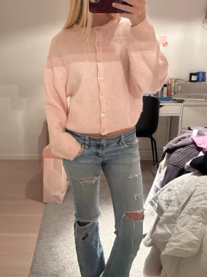 Ljusrosa kofta  - Jättesöt stickad kofta, knappt använd 🩷