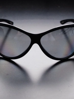 Tom Ford Natasha solglasögon - Svarta vintage-solglasögon med UV-skydd. Mindre repor på vänster lins som endast syns på nära håll.