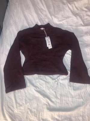 röd stickad tröja - helt ny och oanvänd❤️