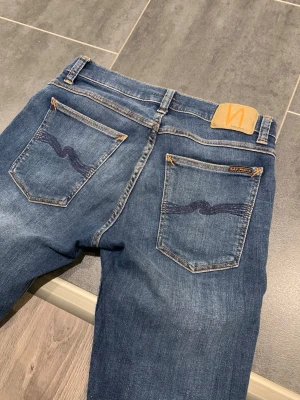 Nudie Jeans  - Tjena säljer dessa väldigt fina jeans i storl W31 L31. De har en fin design och passar perfekt för dig som vill uppgradera din garderob. Skriv gärna vid intresse!