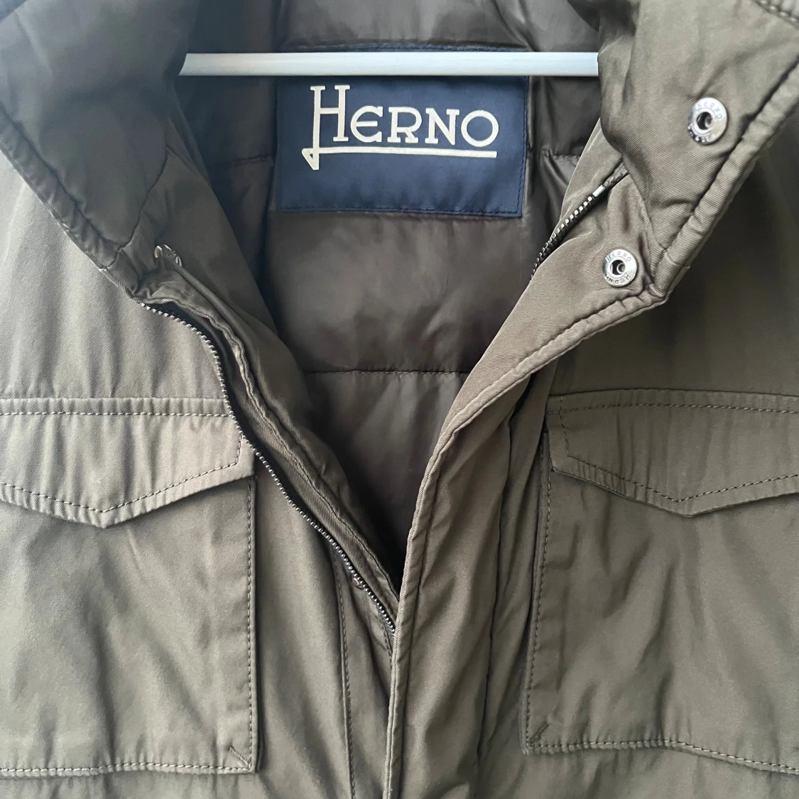 Olivgrön jacka från Herno - 1