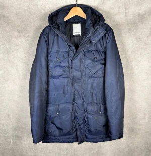 J.Lindeberg Jacka | M - J.Lindeberg Vinterjacka | Grymt skick | Storlek M | INGA BYTEN | Fraktar spårbart eller möts upp i Täby 