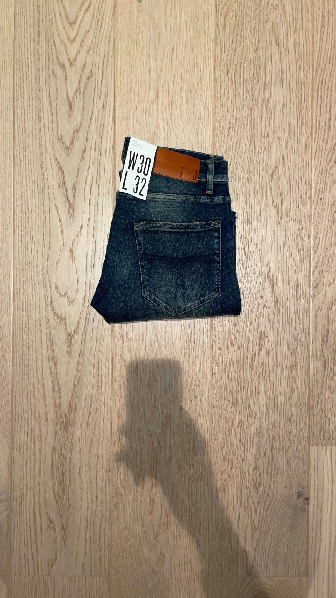 Mörkblå T/J jeans - 2