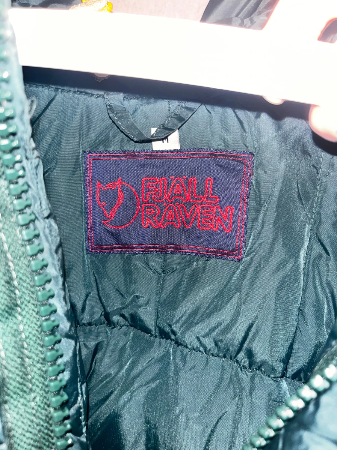 Mörkgrön pufferjacka från Fjällräven - 2