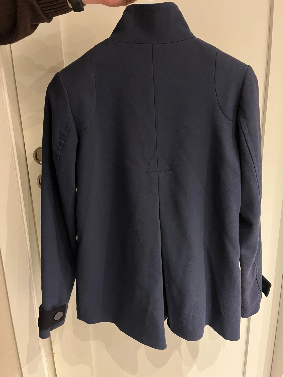 Marinblå kavaj från H&M med knappar - 1