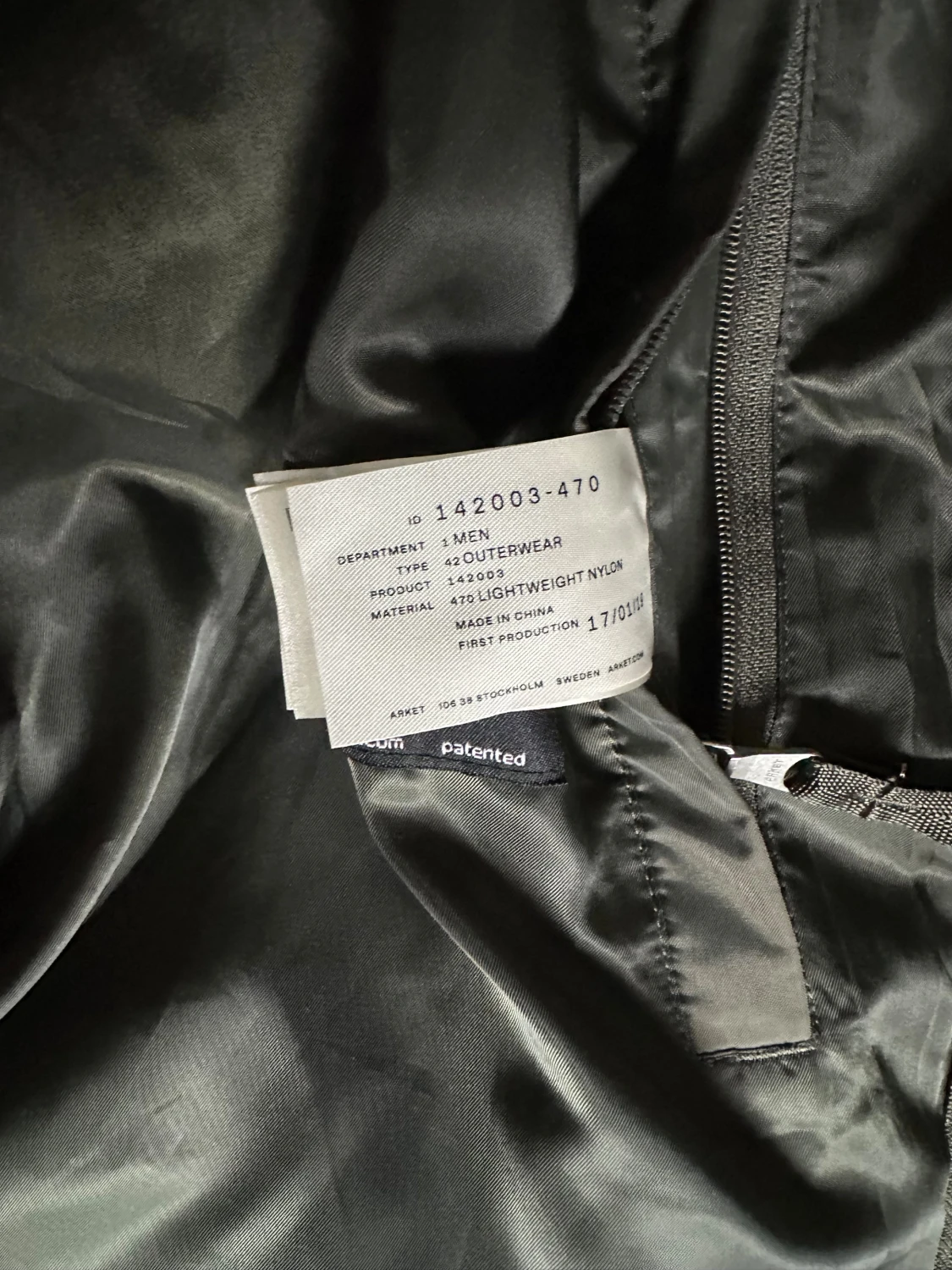 Mörkgrön bomberjacka från ARKET - 3