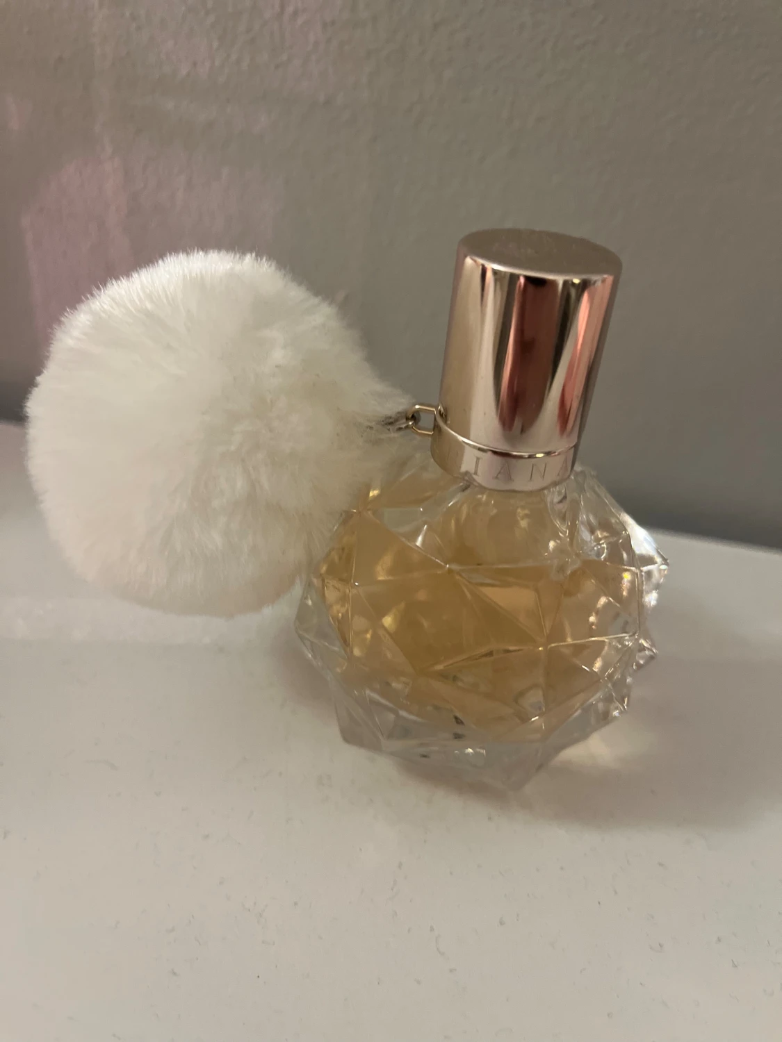 Söt parfym, Ariana Grande - 2