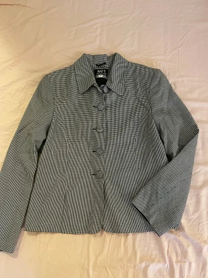 Rutig jacka - Rutig jacka, vintage i storlek L men passar nog även en M