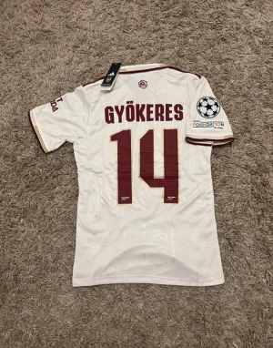 Gyökeres Arsenal tröja small spelar version 25/26 - Tröjan sitter mindre då den är spelar version