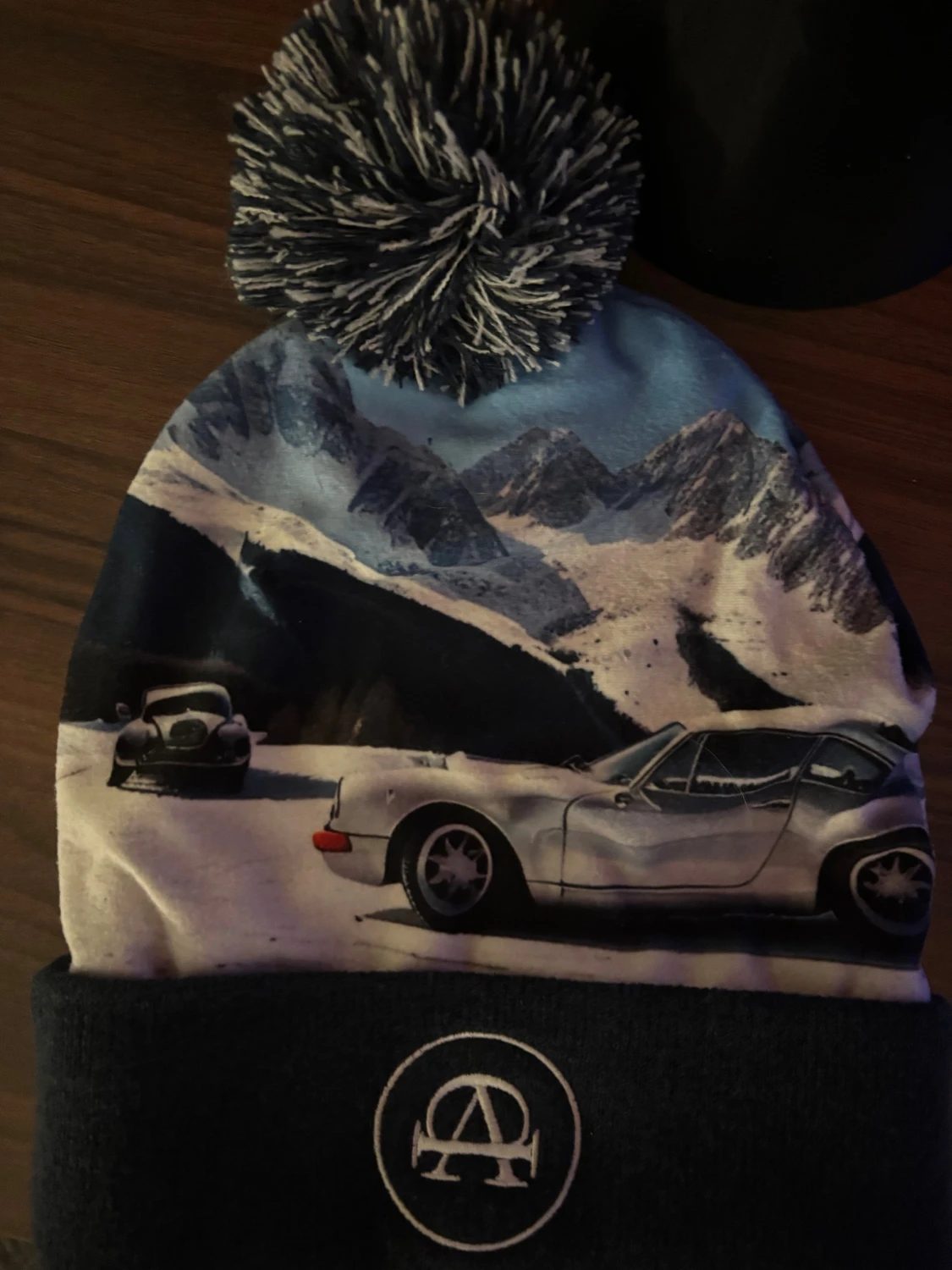 Mössa med bilmotiv och tofs med märket all cap one! - 3