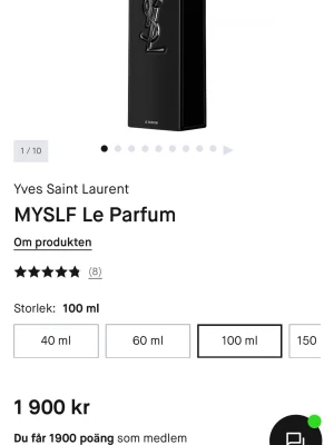 YSL MYSLF Le Parfum 100ml - Stilren parfym från YSL, MYSLF Le Parfum, 100 ml. Ingredienser: alkohol, parfym, aqua (vatten), limonene, linalool, coumarin, citronellol, geraniol, och fler. Tillverkad i Frankrike. Perfekt för dig som vill ha något exklusivt och trendigt.