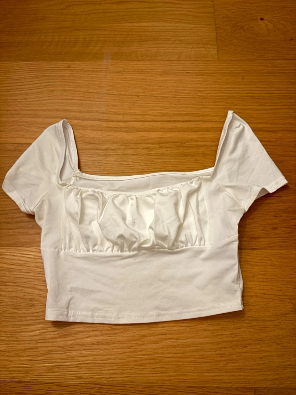 Vit croppad topp från SHEIN XS
