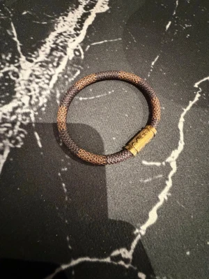 Armband Guld  - PERFEKT SKICK-10/10) riktigt fint 