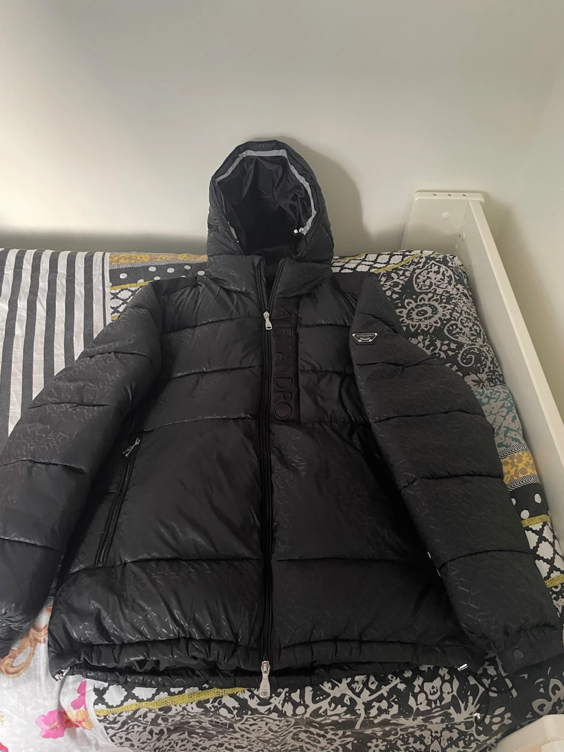 Svart pufferjacka Alessandro Zavetti