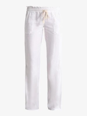 Vita linnebyxor med snörning - Säljer ett par vita linnebyxor med avslappnad passform och snörning i midjan. Byxorna har raka ben, resår i midjan och två fickor fram. Perfekta för varma dagar och ger en chill vibe till din outfit. Uppsprätatt på ett av benen därav priset