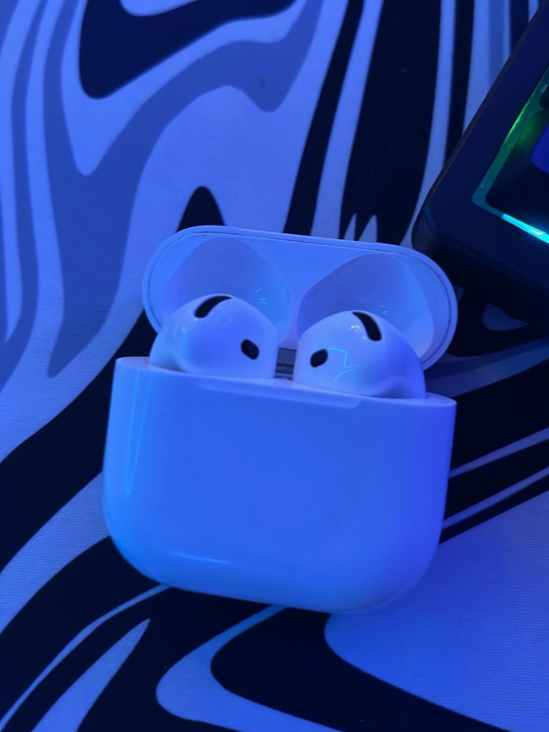 Apple AirPods 4 helt nya men öppnade för att visa er - 2