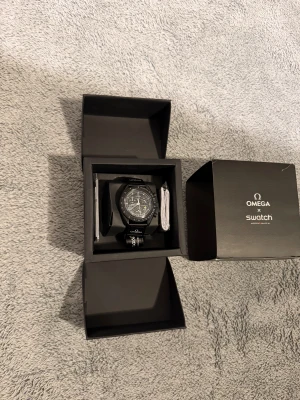 Omega X Swatch moonwatch 39-42mm  - Omega x Swatch moonwatch(passar ej min handled eller vill ha större ram) fullföljer kvitto och stämpel