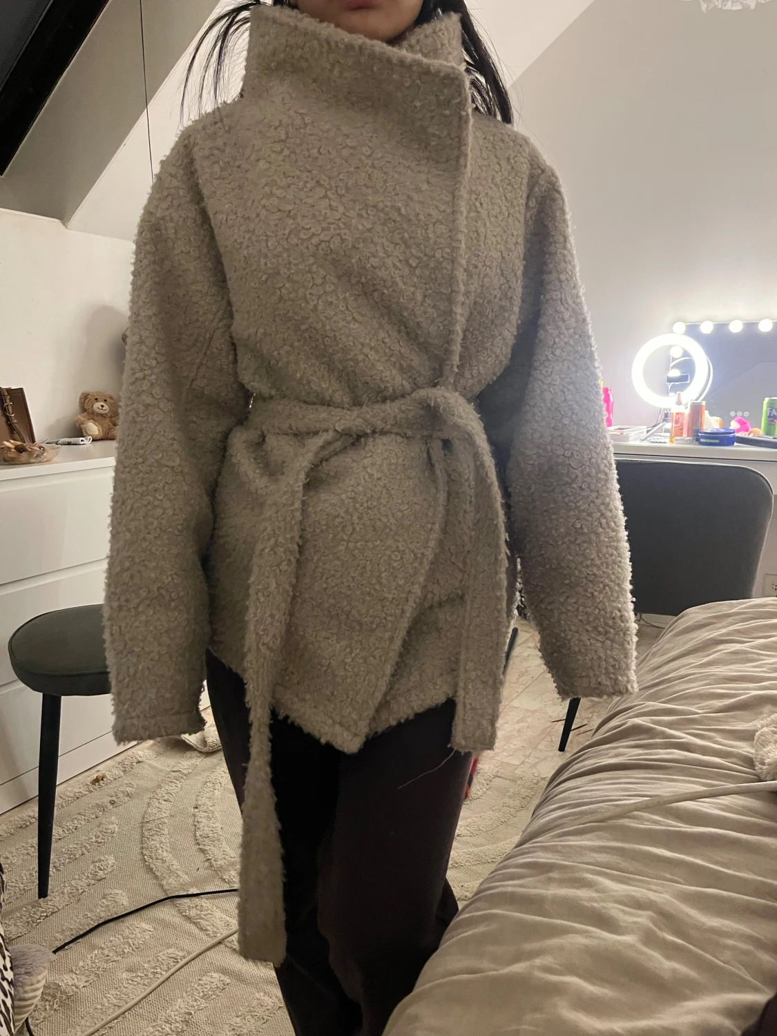 Gina Beige teddyjacka med bälte  - 1