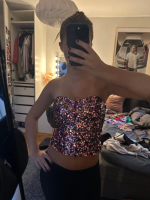 Glittrig paljett tubtopp Zara - Strl xs inga defekter alls! Perfekt nu till nyår och andra tillfällen