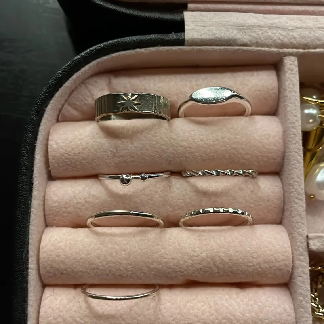 Set med 7 silverringar