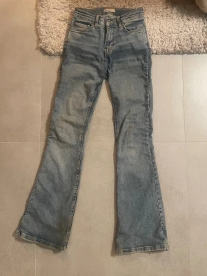 Perfect jeans från Gina tricot - Fina jeans från Gina tricot. Säljer eftersom de är för små💕