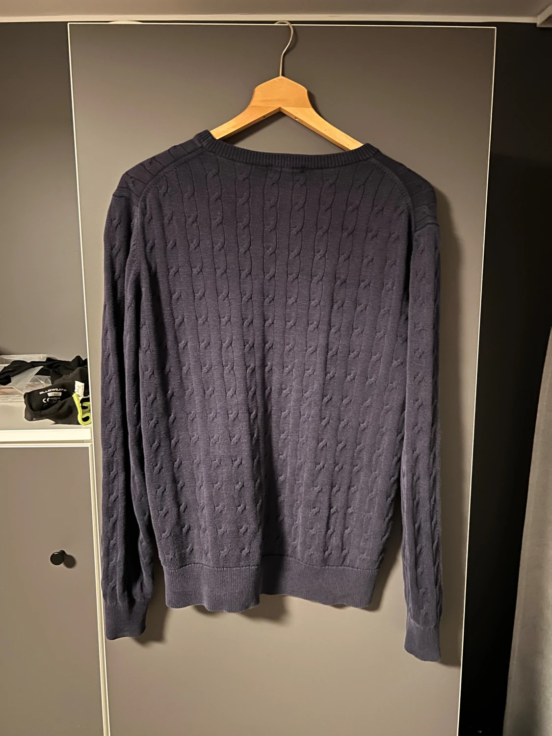 Mörkblå stickad tröja J.Lindeberg M - 2