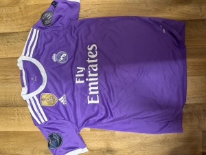 Real Madrid Jersey  - Real Madrid Jersey i storlek S