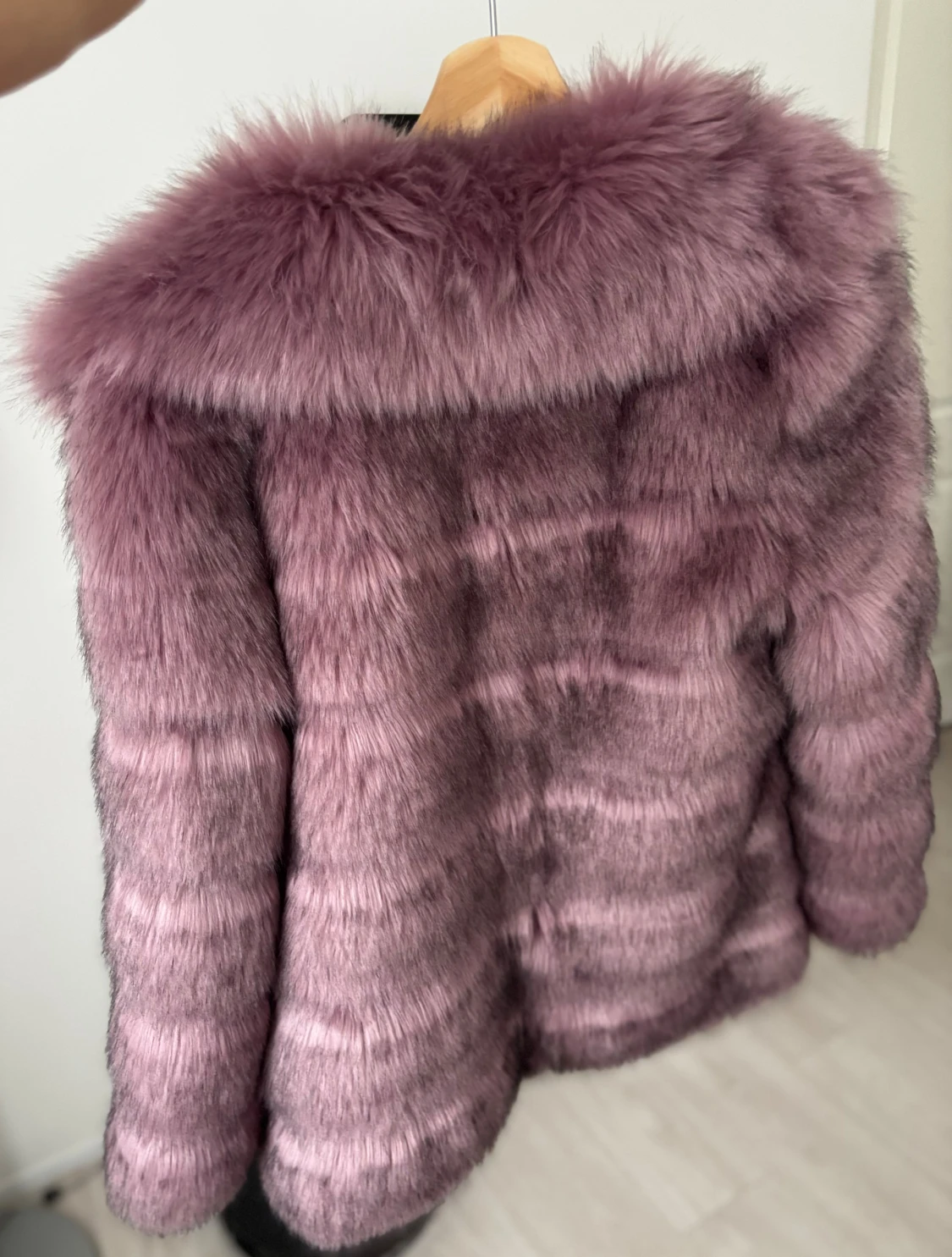 Lila pälsjacka - 5