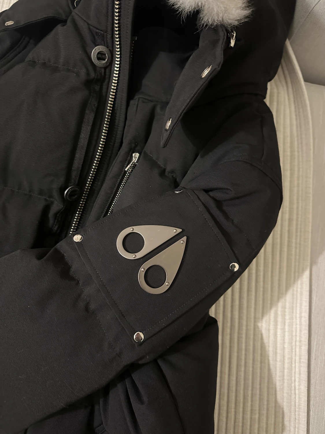 Svart dunjacka från Moose Knuckles - 2