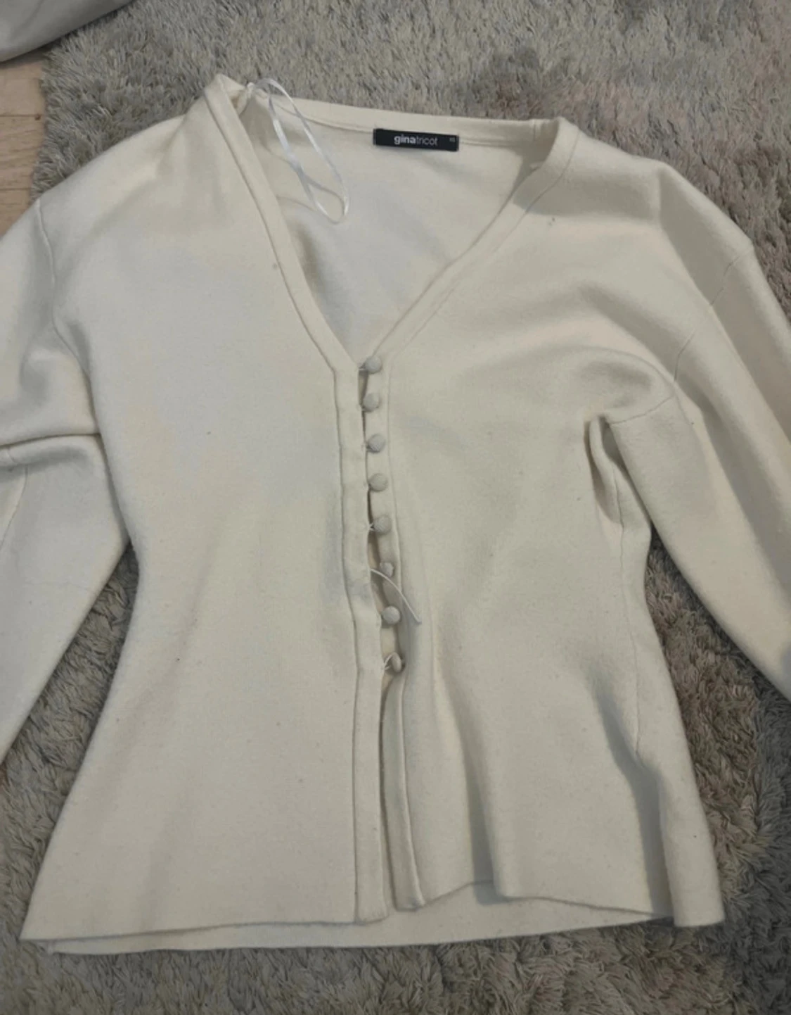 Vit kofta Gina sönder tråd XS 
