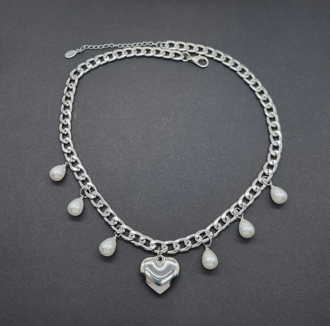 Stilfullt halsband  - 1