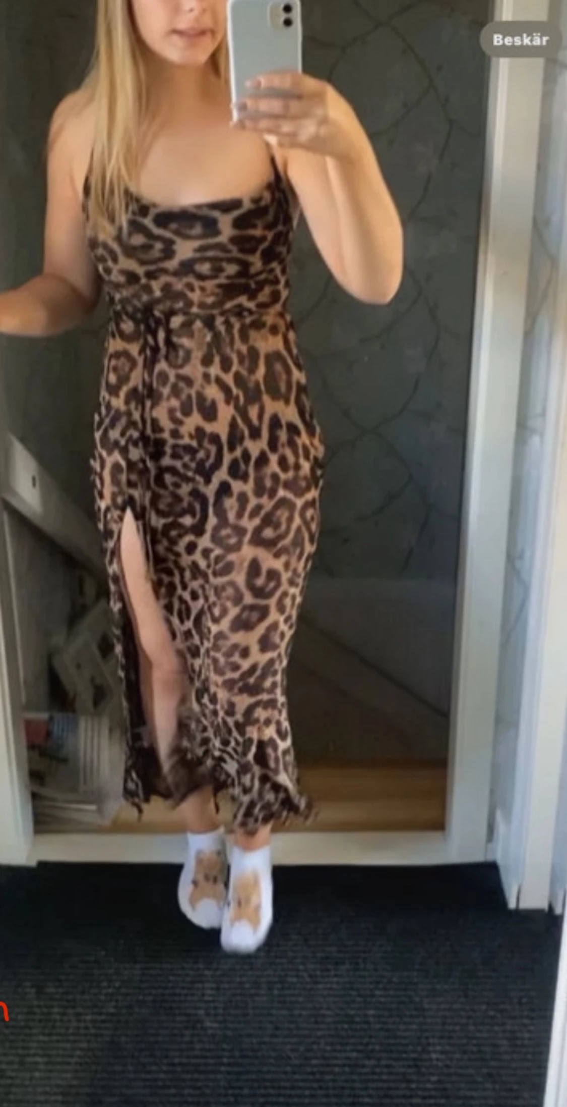 Leopardmönstrad långklänning med slits - 1