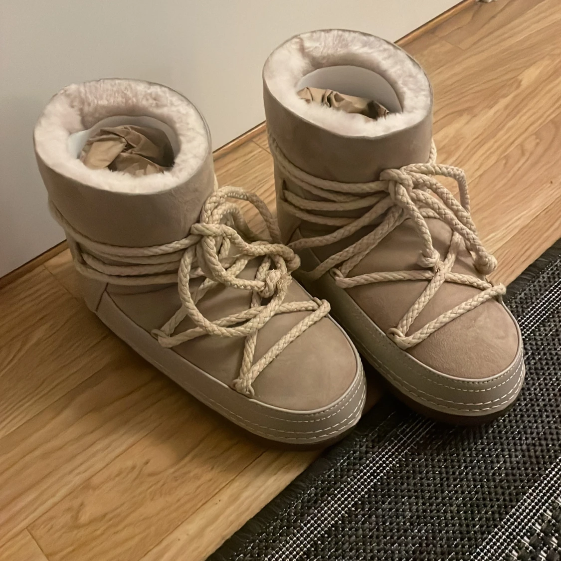 Beige vinter skor från Inuikii - 1