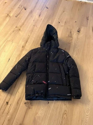 Kings Will dream  - Kings Will dream jacka aldrig använd pågrund av storlek. 