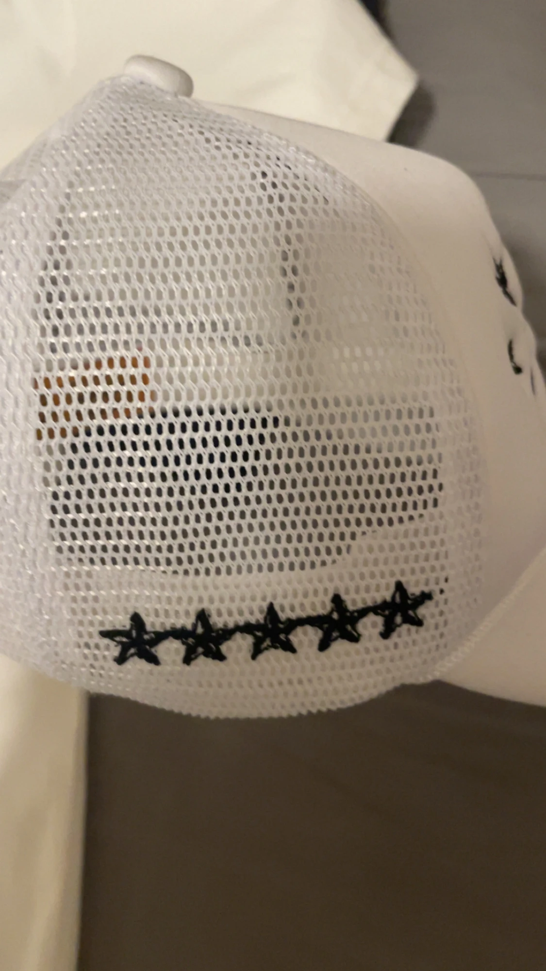 Vit Corteiz truckerkeps med mesh - 4