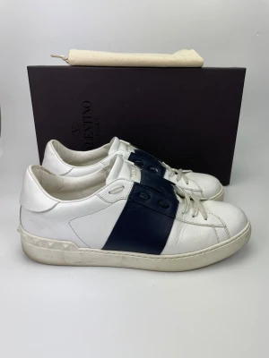 Valentino skor  - BLACK FRIDAY REA!! Valentino skor. Hör av dig vid frågor