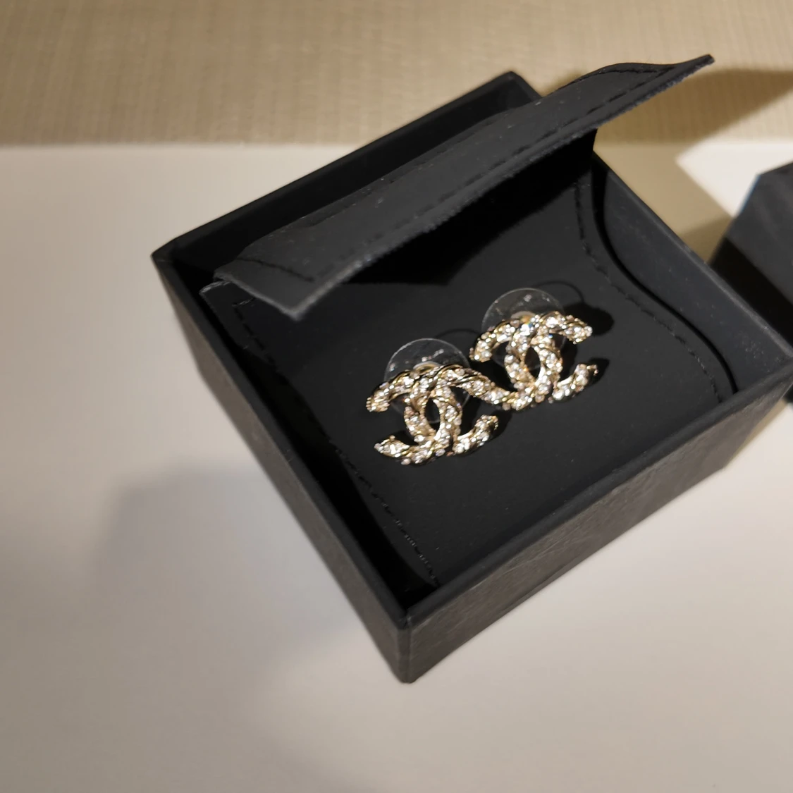 Chanel örhängen med strass - 1