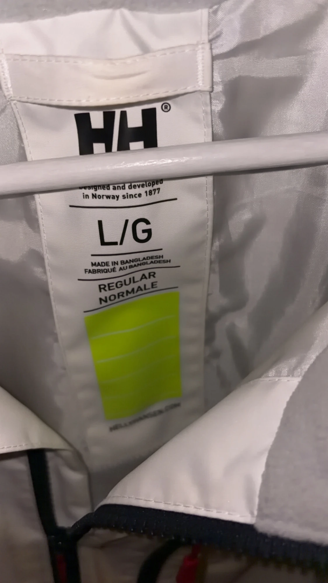 Vit vindjacka från Helly Hansen  - 2