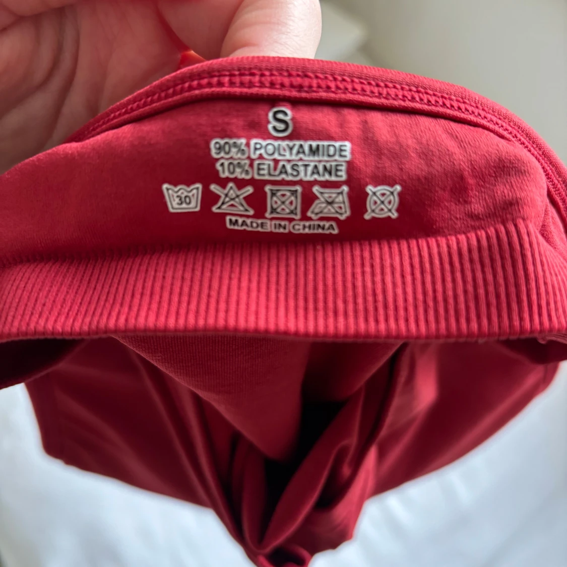 Röd halterneck träningstopp - 1