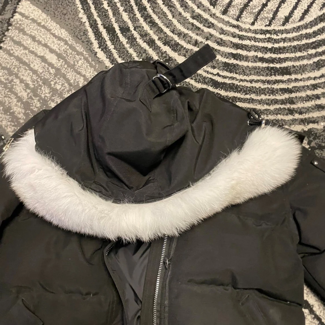 Svart Moose Knuckles dunjacka med päls - 2
