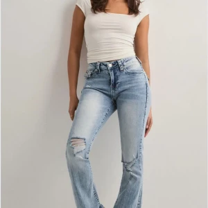 True religion jeans  - Mid waist bootcut true religion jeans i strl27, modell Becca,  knappt använda. Säljer pga för stora 
