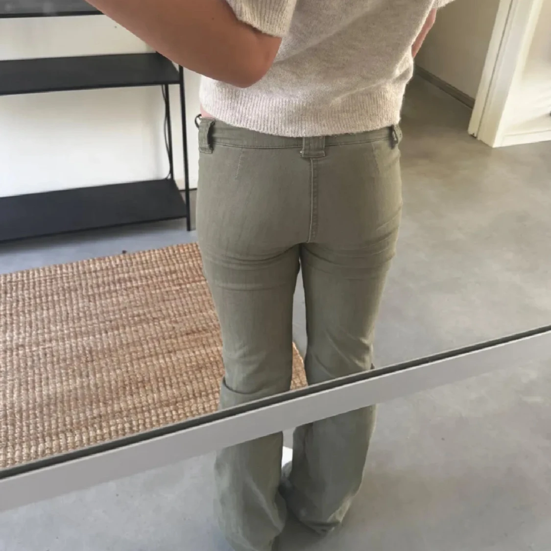 Lågmidjade gröna bootcut byxor - 1