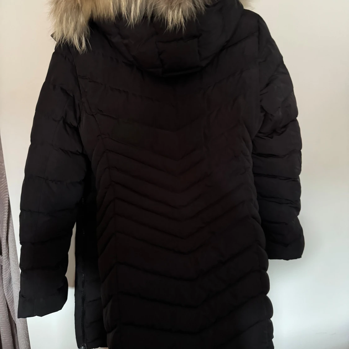 Svart lång dunjacka från Moncler - 1