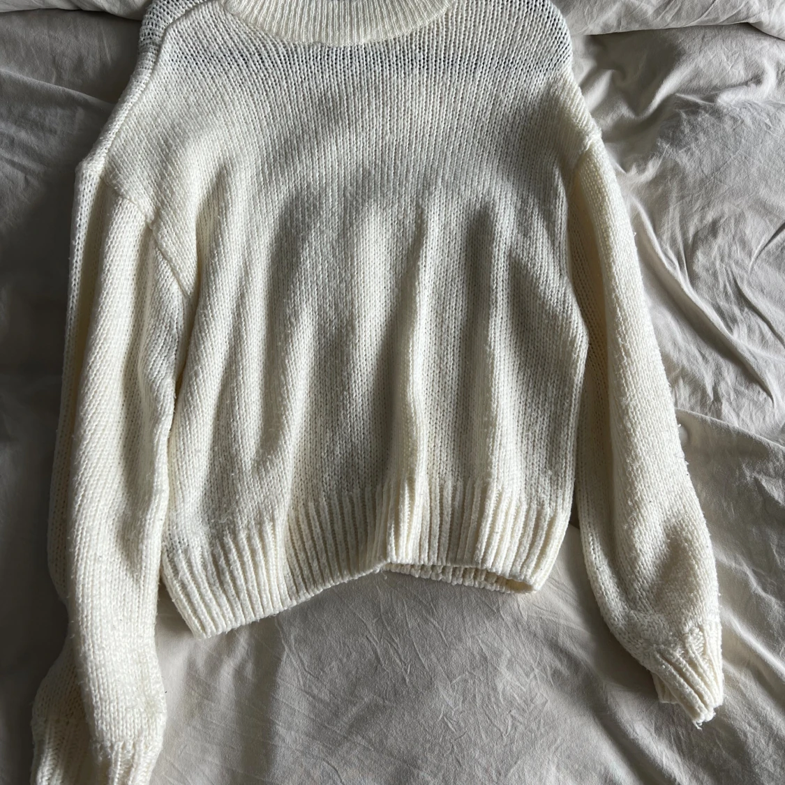 Vit stickad tröja - 1