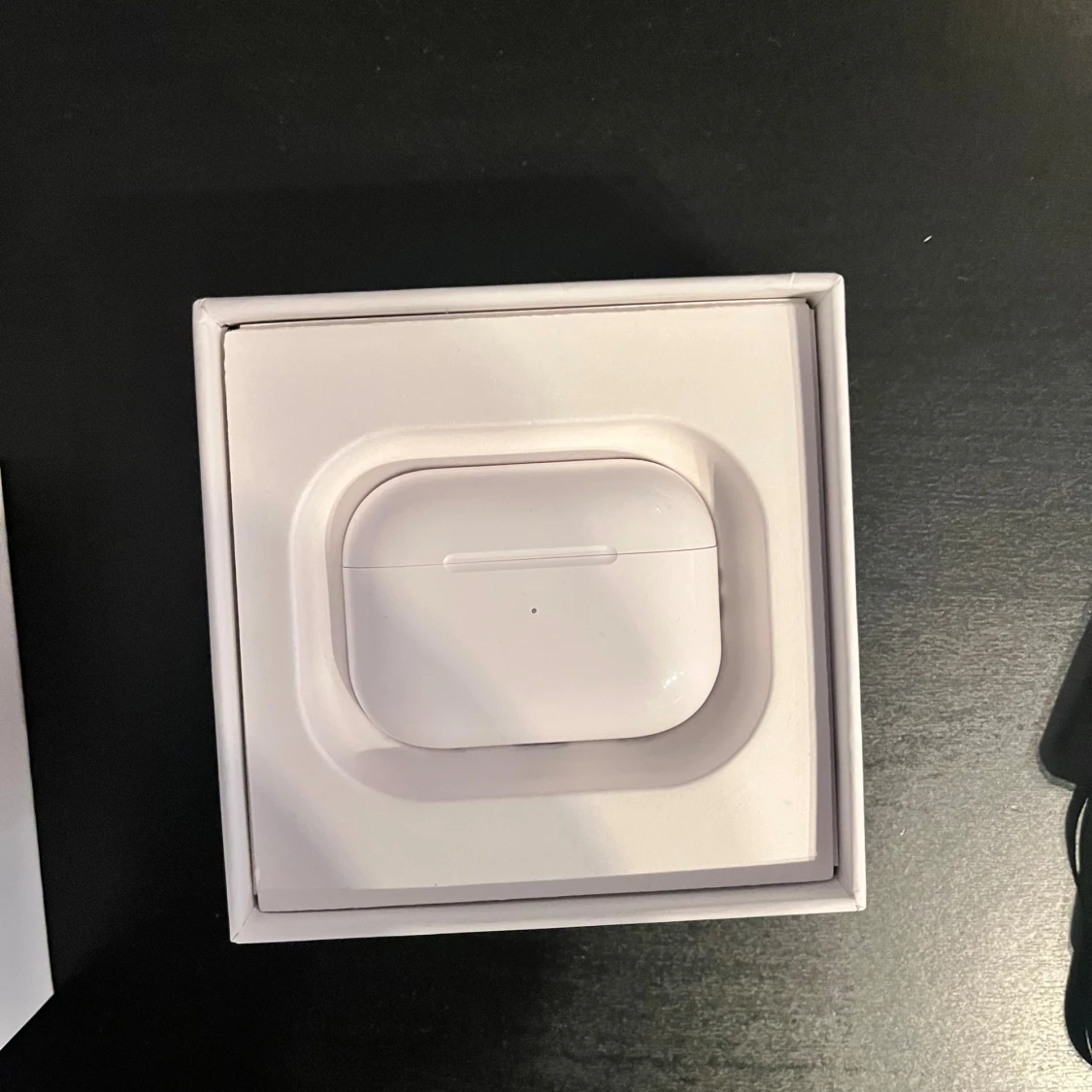 AirPods Pro (2nd generation) with MagSafe Charging Case (USB-C) - 3