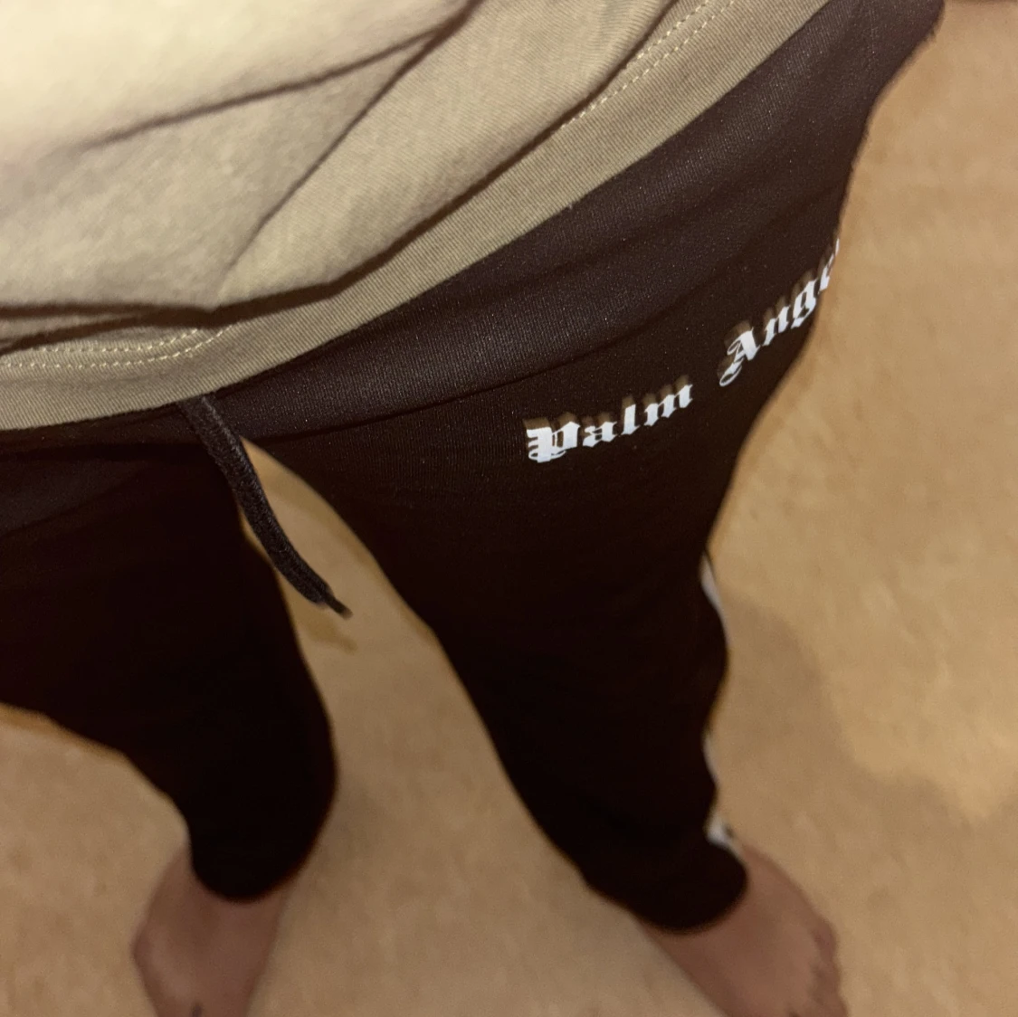 Palm Angels svarta mjukisbyxor med vita ränder - 3