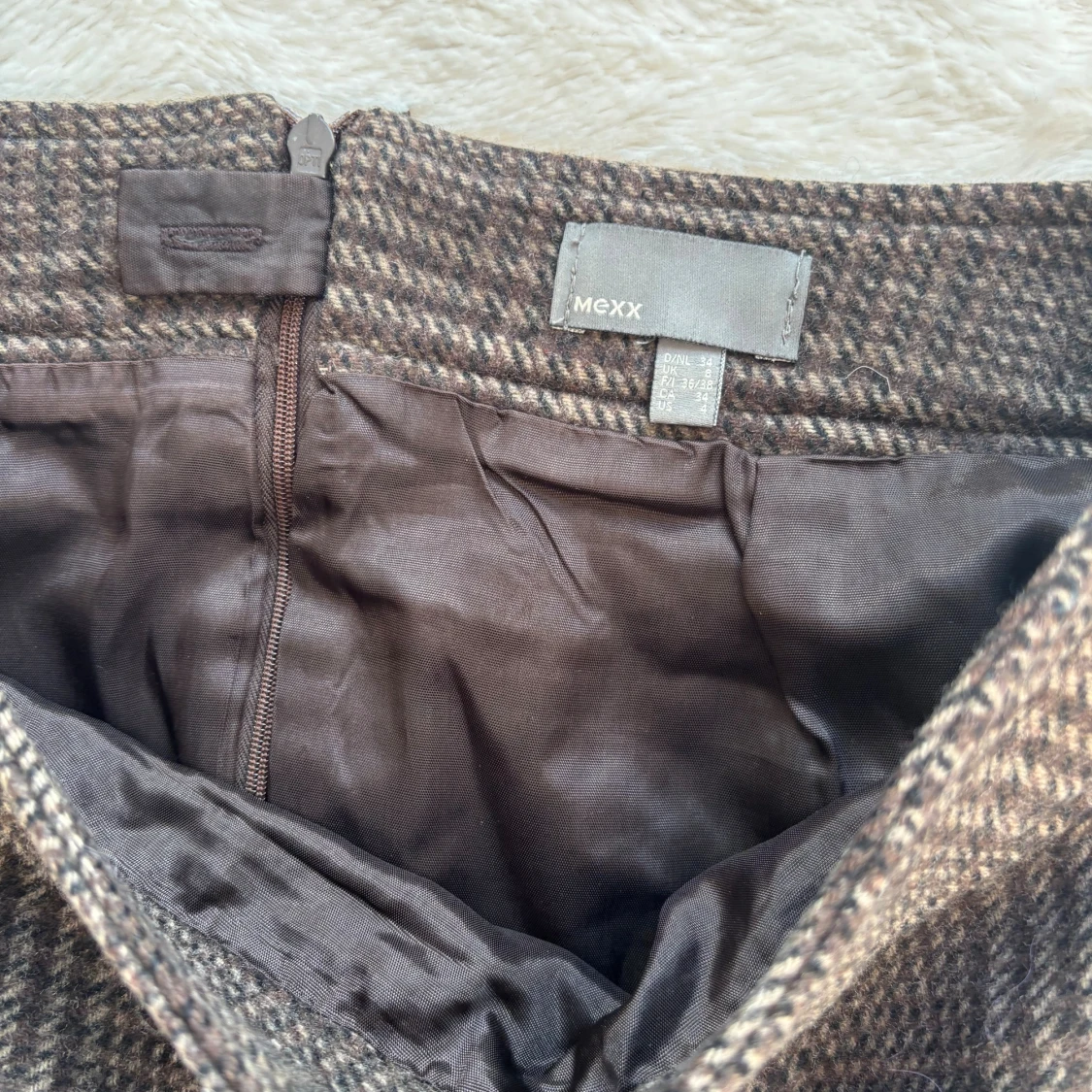 Brun rutig asymmetrisk kjol från Mexx - 2